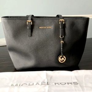 Michael Kors Jet Set Tote Bag